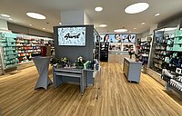 Innenansicht der Aurel Parfümerie Auerbach – Parfüm, Kosmetik und Pflegeprodukte in der Nicolaistraße 3